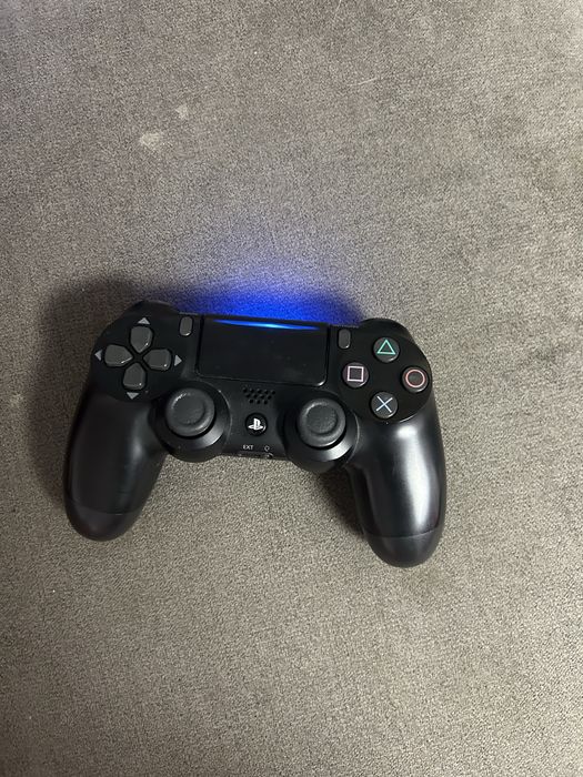 Vand playstation 4 slim