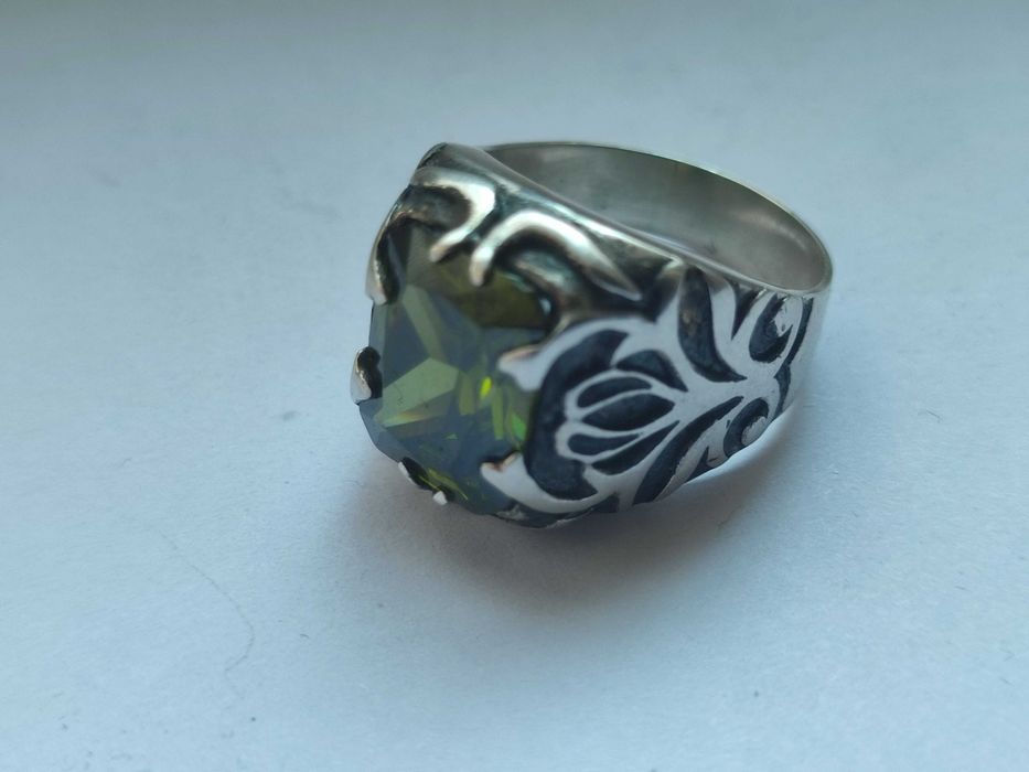 Серебряное кольцо с камнем ЦИРКОН