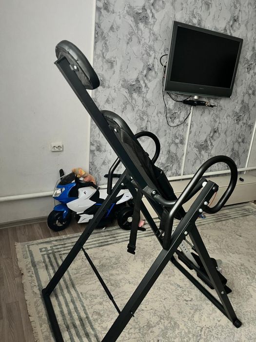 Продам инвертарный стол