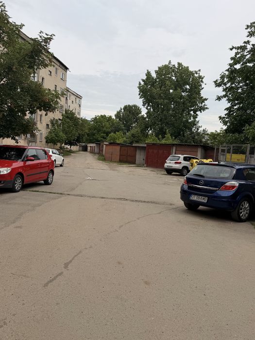 Vand garaj, in HCC, langa scoala 7!