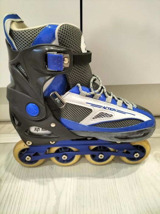 Продаются коньки роликовые.