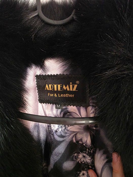 Кожено яке от естествена кожа!носено е точно два пъти.