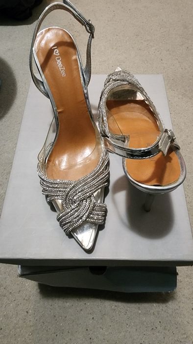 Официални сандали на ток