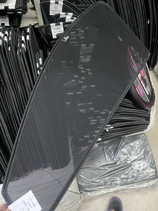 Шторки в машине в наличе есть оптом ценна