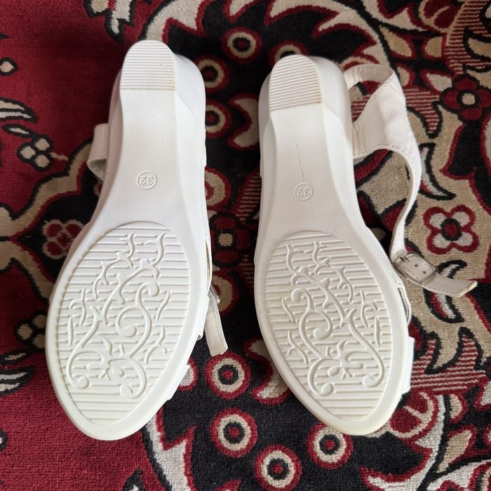 Продам детские босоножки, размер 32