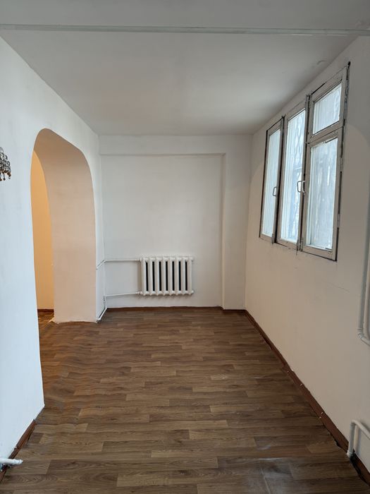 4ком по Абая, 2эт не угловая