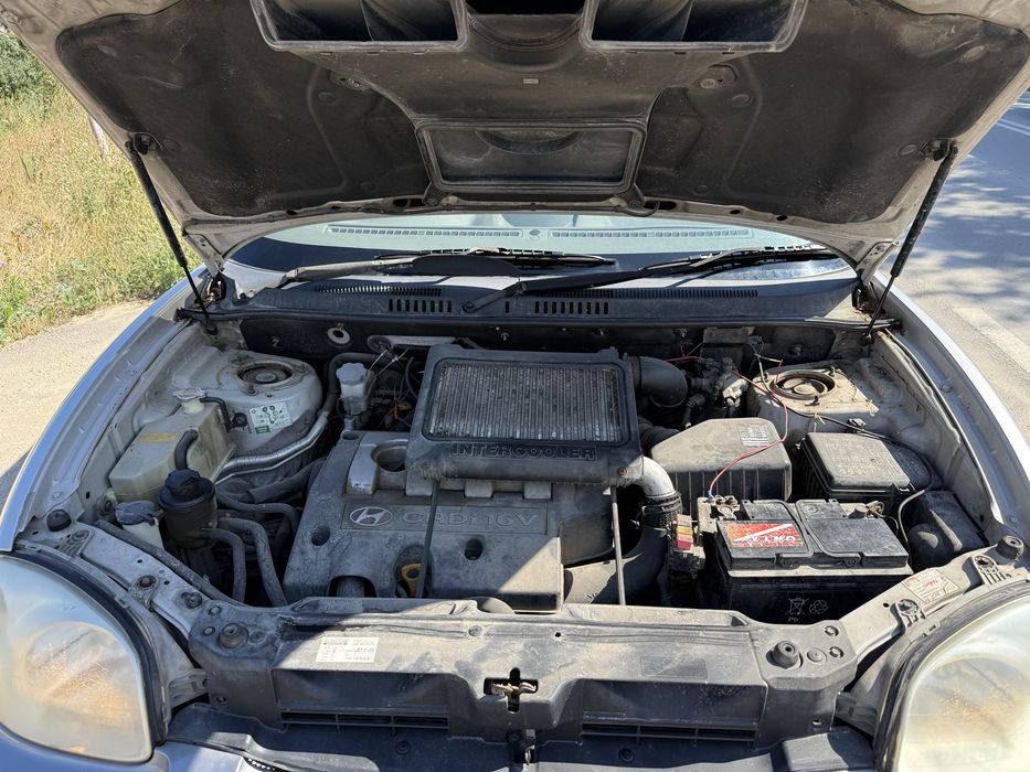 Hyundai Santa Fe 2. 0 CRTD Десен Волан 4х4  Обслужен  Работещ Климатик Редовен 1800 Евро