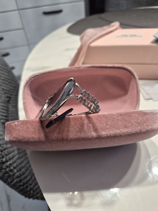 Слънчеви очила miumiu