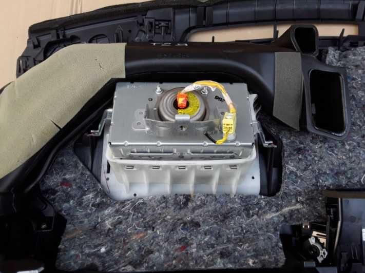 Toyota Avensis T29 kit airbag volan pasager plansa de bord set centuri