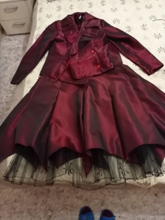 Продам женский  костюм