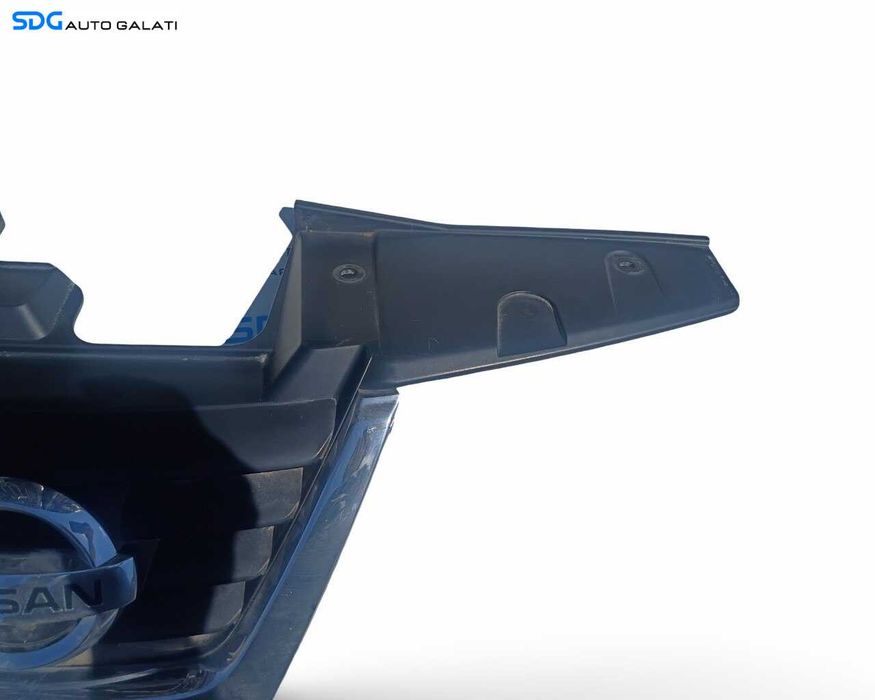 Grila Centrala cu Sigla Emblema Bara Spoiler Fata Nissan Juke F15 2010 - 2019 Cod 62070-1KA6A [A0769]