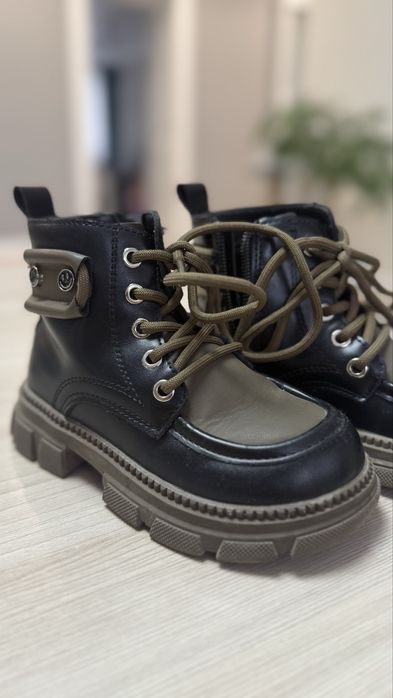Продам детские сапожки