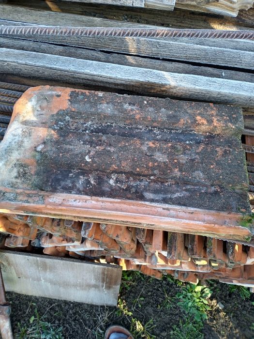 Vând țiglă veche Jimbolia