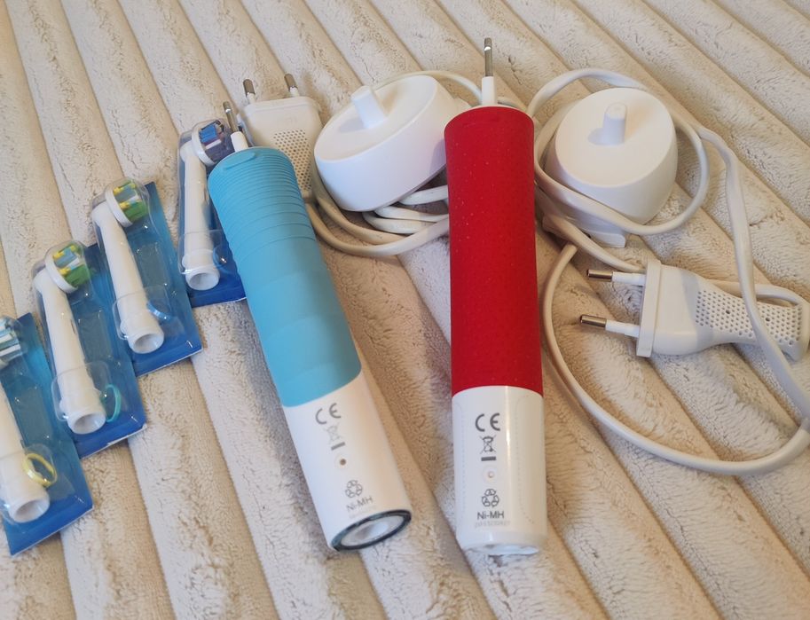 Set 2 periuțe de dinți Braun Oral B