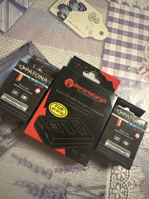 Incarcator si doua bateri aparat foto