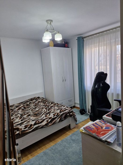Casa P+M , Gavana vizavi de Q-uri