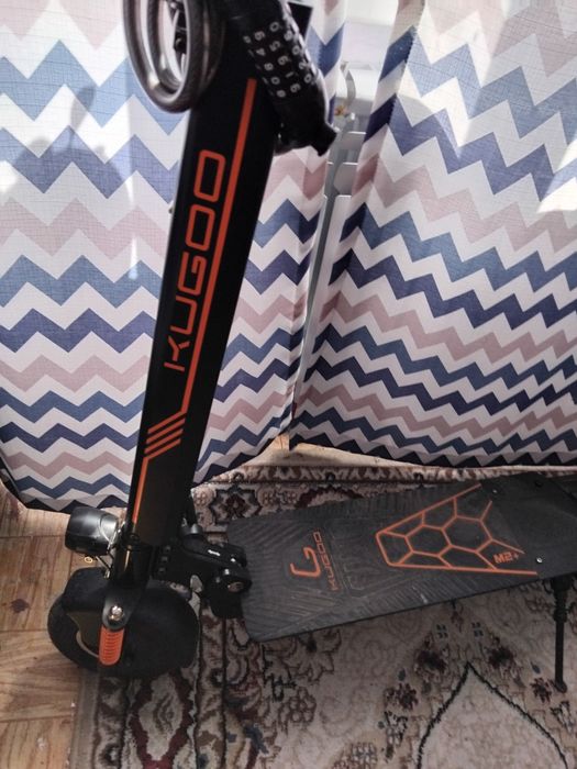 Продам электросамокат.