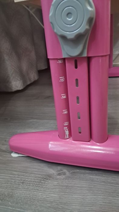 Продам растущие парту и стул