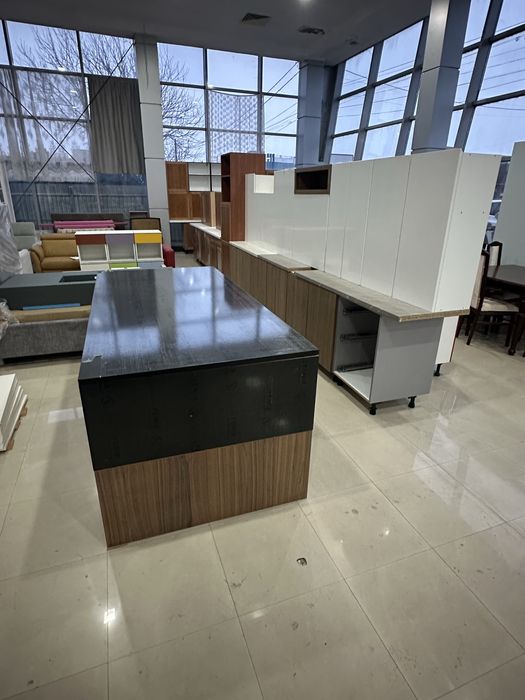 Bucatarii pe dimensiunea clientului diferite modele