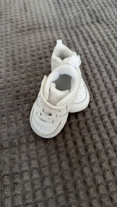 Adidasi nike nr 19,5