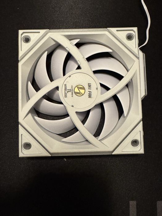 4x Ventilatoare Lian Li Unifan TL Wireless