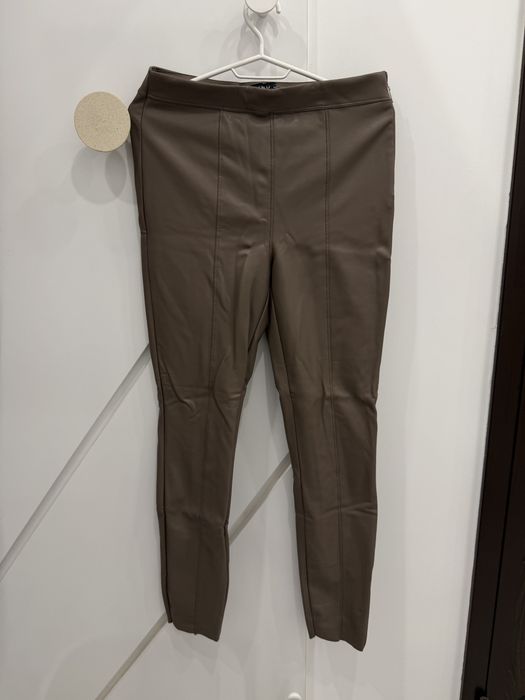 Кожен клин с цип