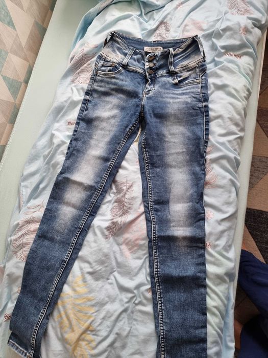 Отдам женские вещи