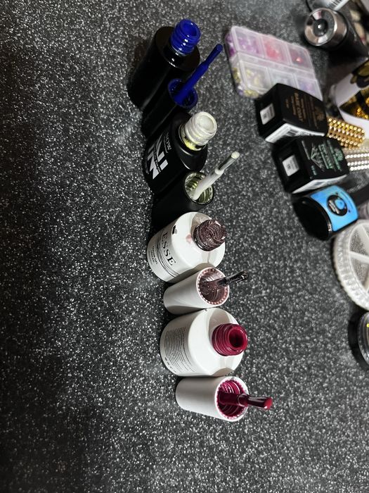 Продам материалы для маникюра