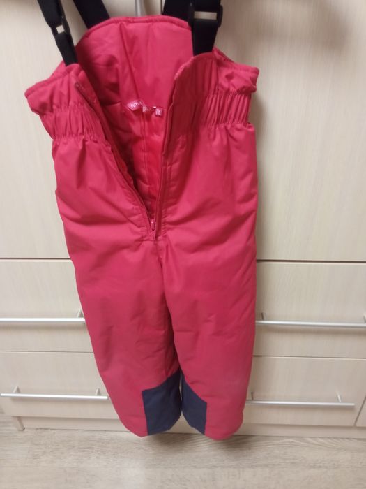 Продам комбинезон для девочки