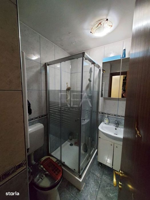 3 camere Vitan Mall, parcare, an 1989, metrou, 85 mp