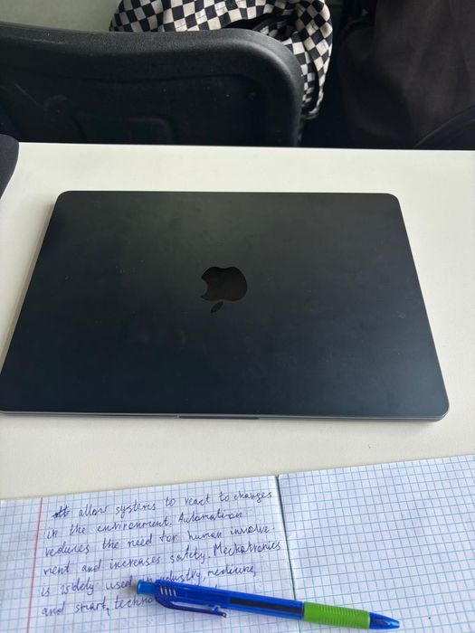 СРОЧНО MacBook m2 16gb