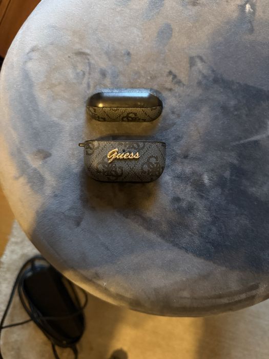 Airpods pro 2 generatia a 2 a plus husa guess cadou