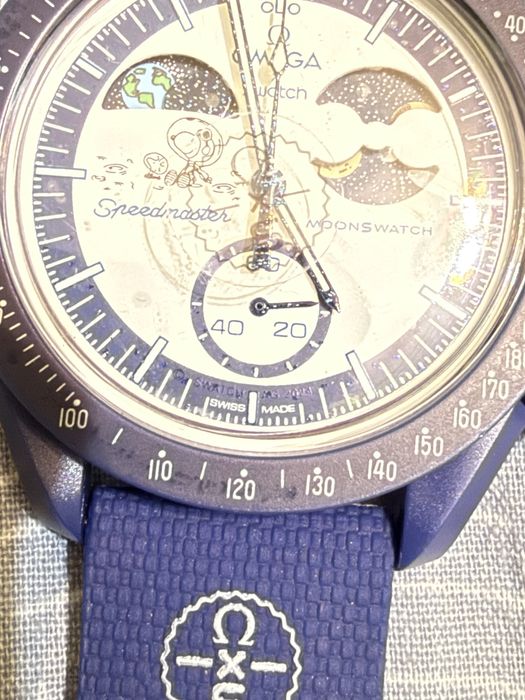 Moonswatch Moonshine gold