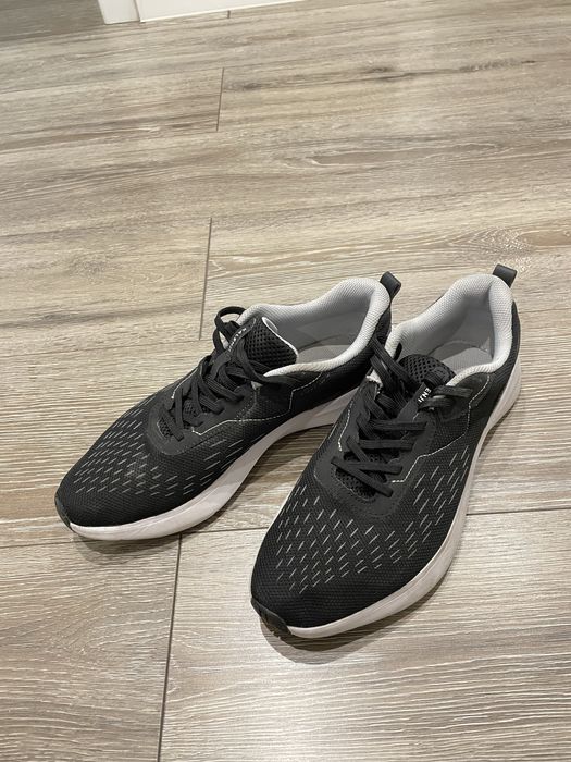 Кроссовки мужские размер 42