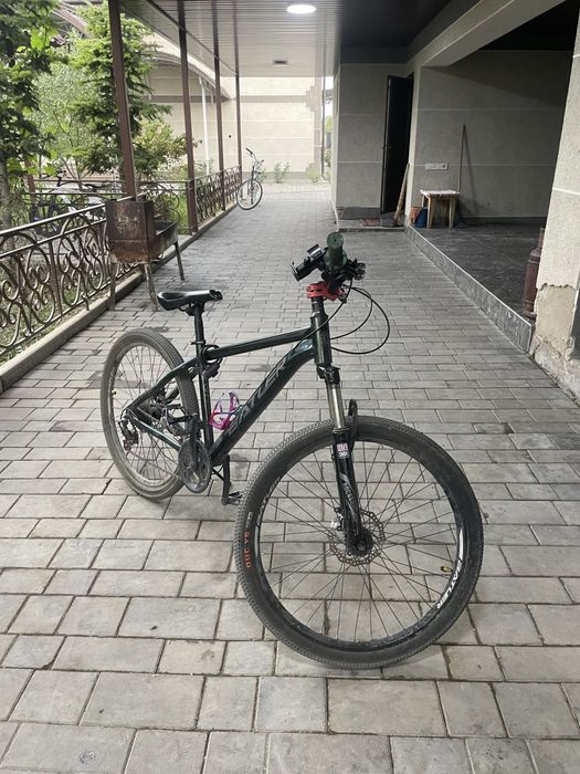 Велосипед на полу стант