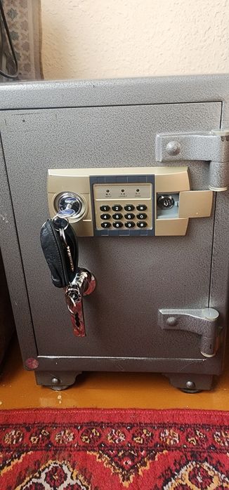 Сейф китайский сотилади холати уртача