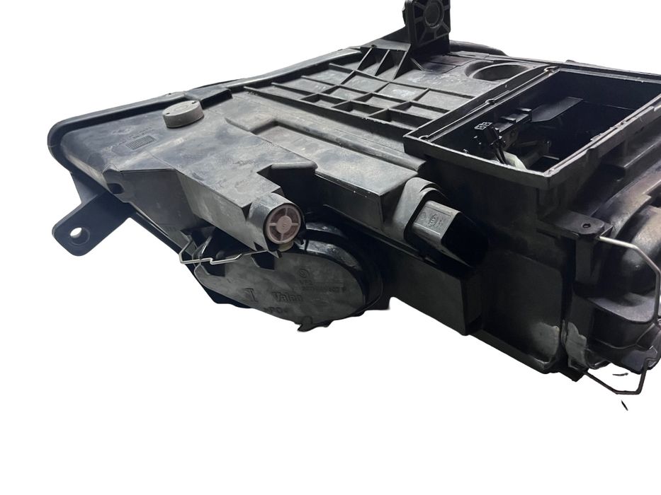 Far Stanga Cu Lupa Si Bi Xenon Europa Volkswagen Passat B6 2005 - 2010