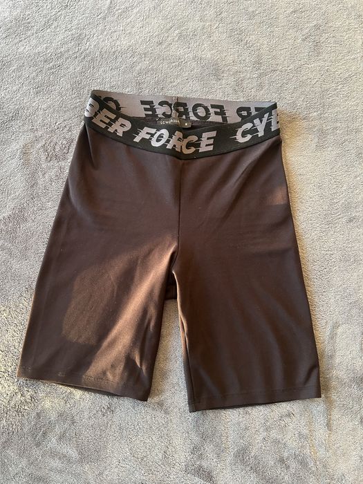 Дамси къс черен спортен клин с висока талия