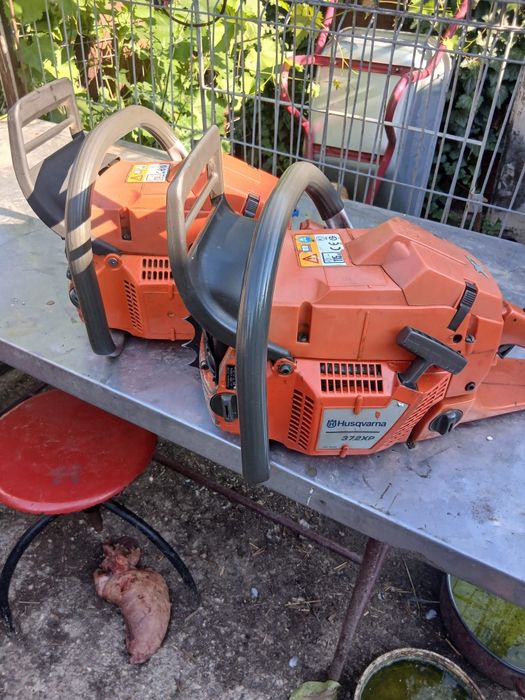 Husqvarna 372  365 funcționează perfect