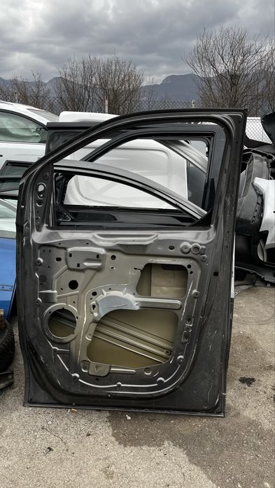 Предна дясна, и задна лява врата Toyota Proace, Citroen Jumpy, Peugeot