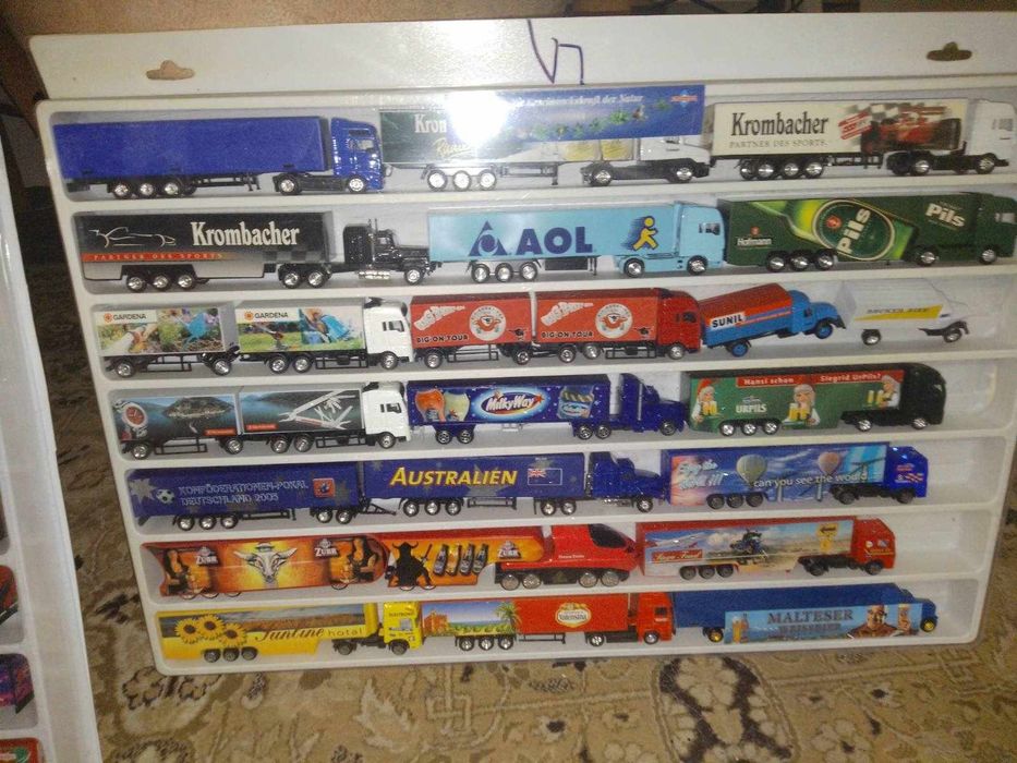 Продавам детски камиончета