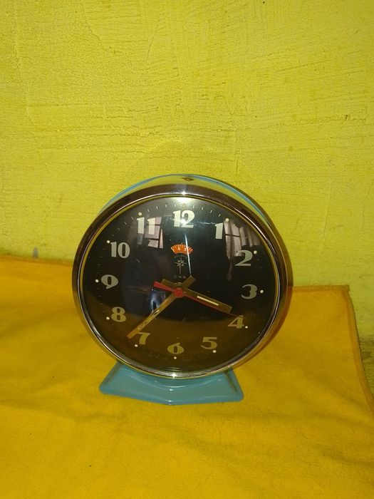 Стар Китайски настолен часовник , будилник  Polaris