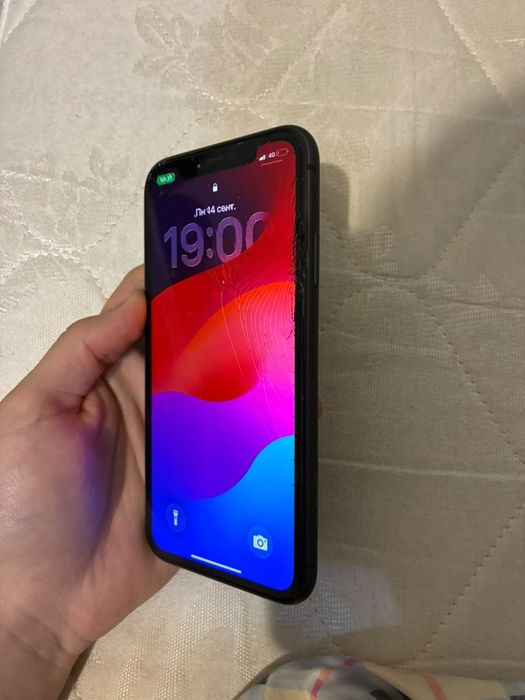 Продам iPhone 11