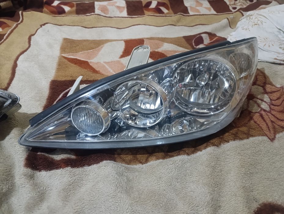 Фары на Тойота Камри 35
