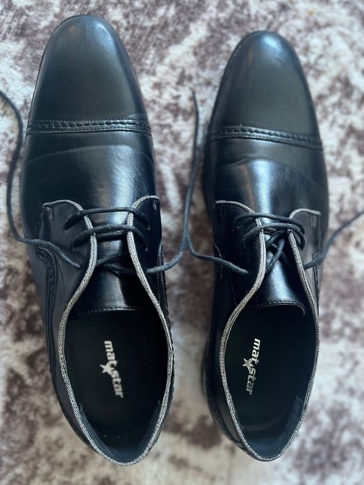 Официални обувки