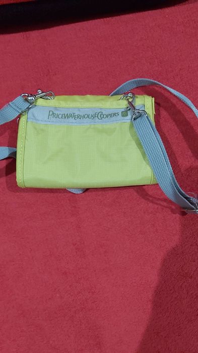 Чанти през рамо.