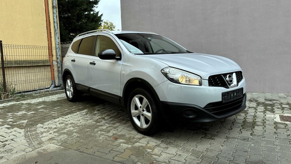 Rate Cash Nissan Qashqai 7 locuri 1600 benzina clima pilot Garantie