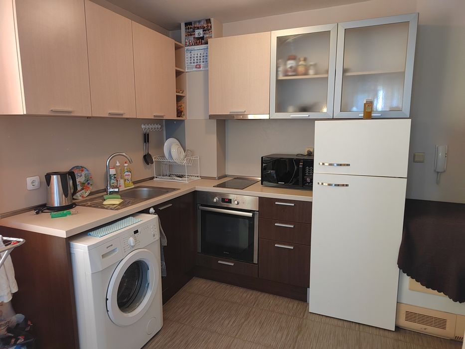 Дава се под наем Двустаен апартамент в Варна, Център - 55 кв.м за 309.06 € - Снимка #2