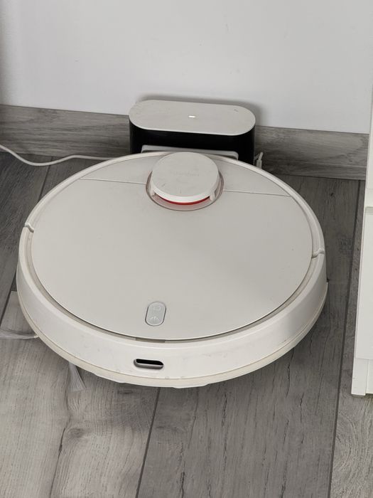 Robot aspirator si  mop Xiaomi cu aplicatie telefon