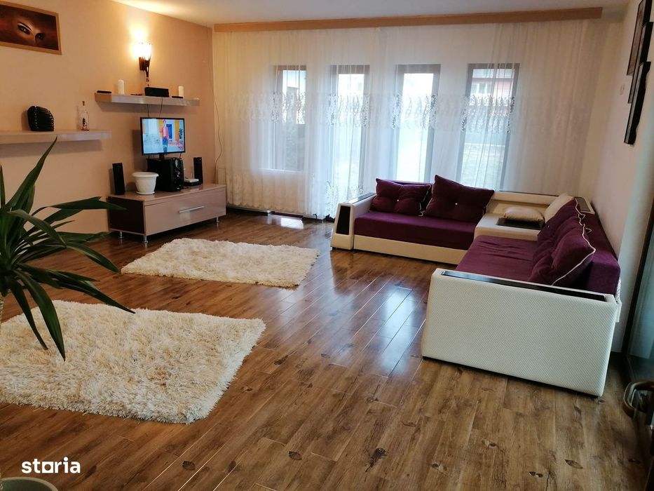 Casă de vânzare în Curtea de Argeș.